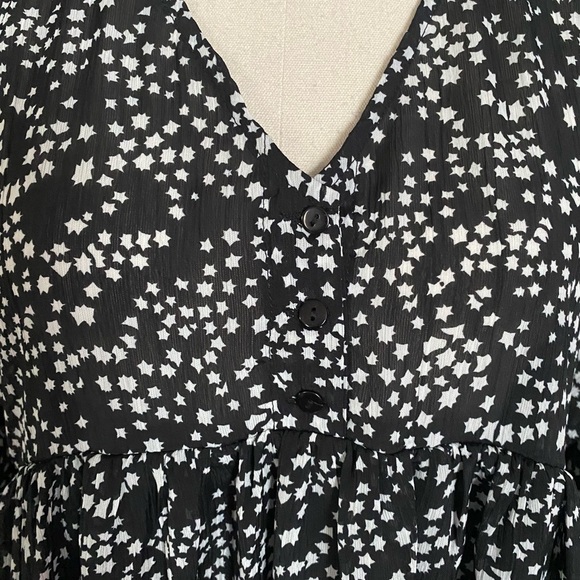 Umgee Long-Sleeve V-neck Relaxed Dainty Print Mini Babydoll Dress Women’s Size M - Picture 7 of 9